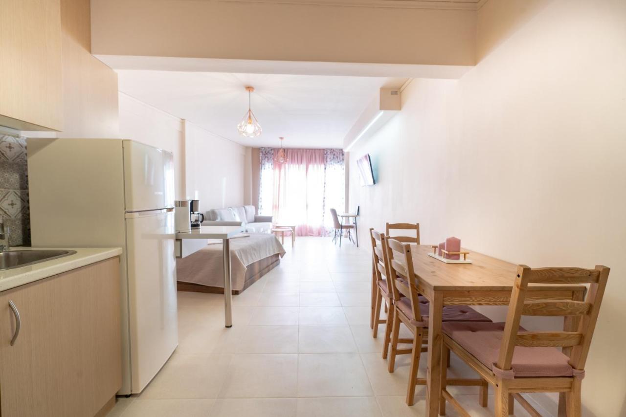 Monastiraki Metro Station For 4 Persons * Atenas